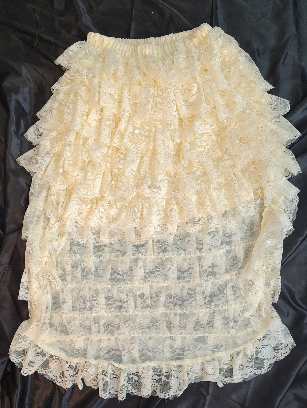 Enjoue Cream Lace Tiered High Low Skirt